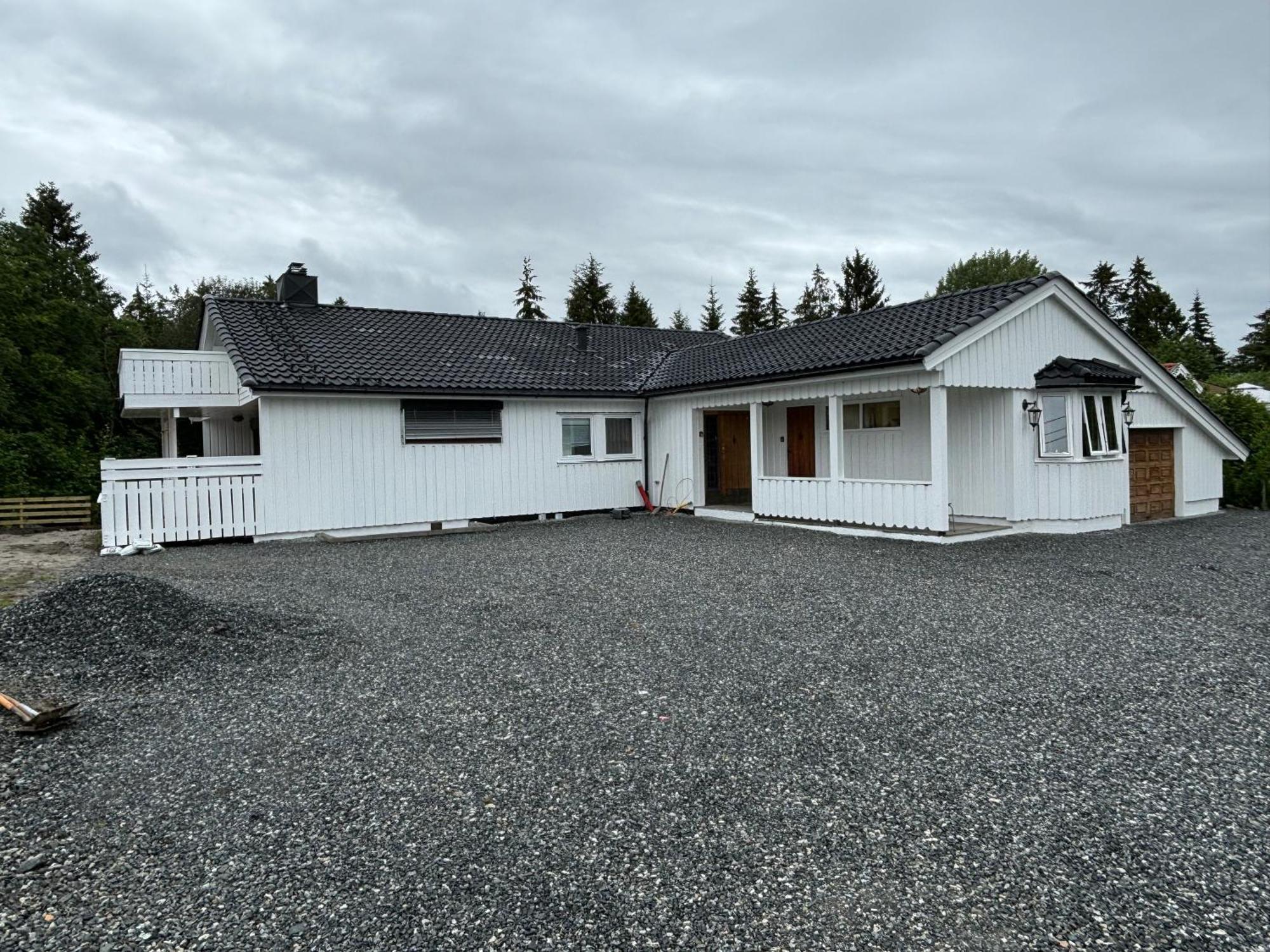 Classic 4 Bedrooms, 9 Guest Apartment In Kjeller Lillestrom - Good Proximity To Oslomet And Lillestrom Train Station エクステリア 写真
